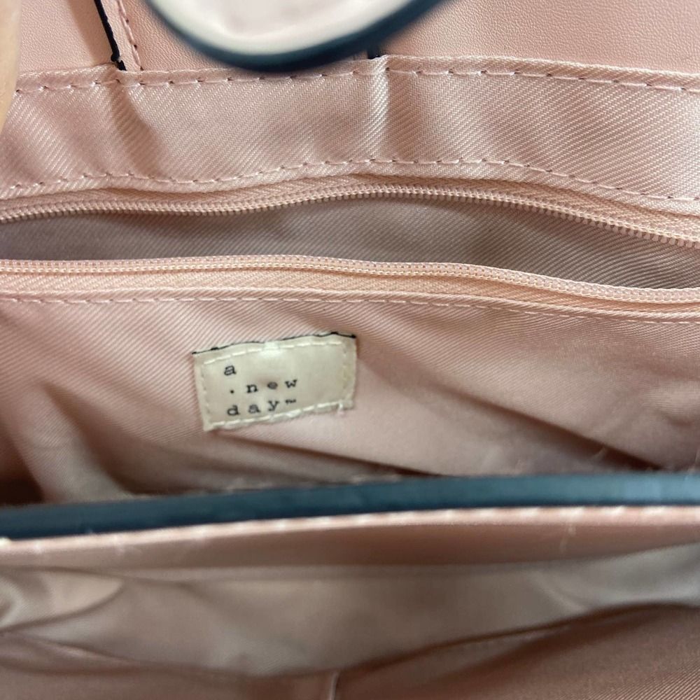 A New Day Pink Snap Closure Handbag - Picture 3 of 6